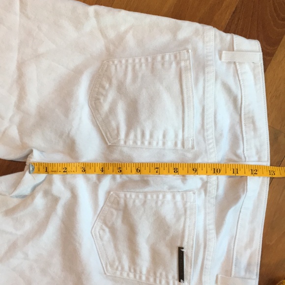 Michael Kors Light Wash Cropped Jean - Picture 5 of 6